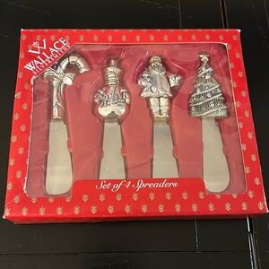 Wallace Silversmiths Silverplated Christmas Spreaders set of four new